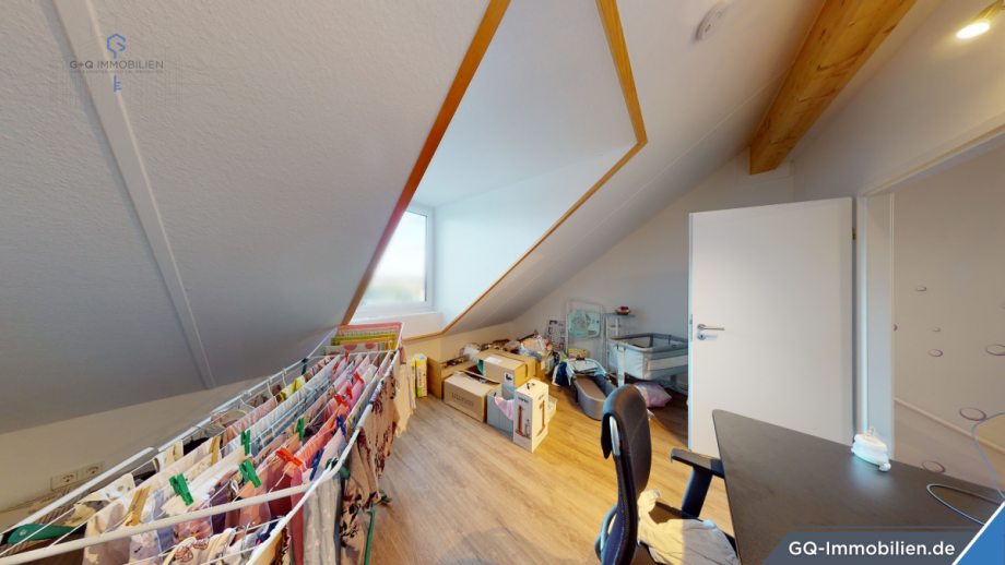 Schlafzimmer Dachgeschoss Reihenhaus Kaiserslautern